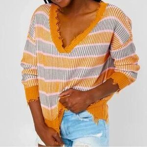 Daytrip Cropped Shredded Raw Hem V-Neck Striped Sweater M